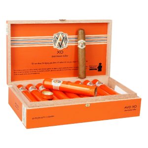 AVO XO INTERMEZZO ROBUSTO TUBOS BOX OF 20