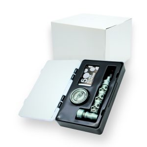 D&K SKULL GRINDER & SKELETON PIPE WITH SCREEN COMBO SET IN A BOX -12CT IN DISPLAY BOX (DK7157)