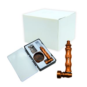 D&K CLASSIC GOLDEN METAL PIPE WITH MATCHING GRINDER & SCREEN COMBO SET IN A BOX -12CT DISPLAY BOX (DK7156)
