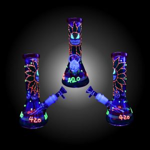 8'' 420 PROMINENT TEETH & GREEN LEAF 3D ART PRINTED BEAKER GLOW IN DARK GREEN