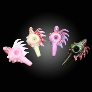 5'' SHELL WITH SPIKES FULL SLIM MIXED COLOR BODY HAND PIPE 4CT JAR